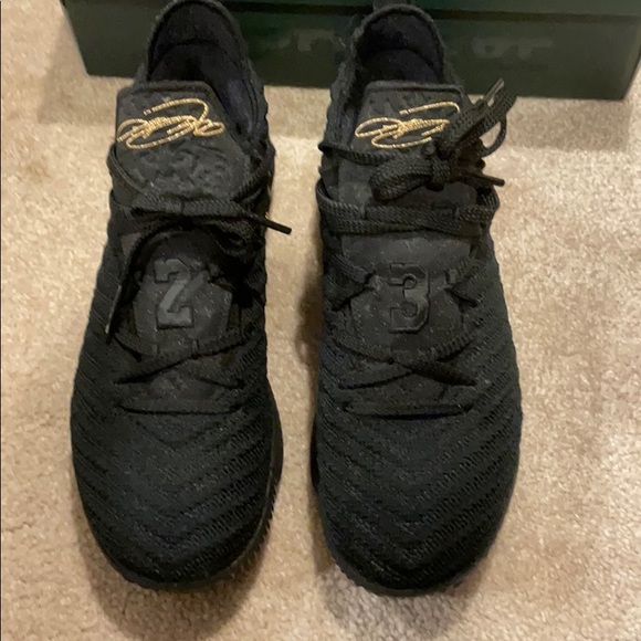 Lebron XVI - Picture 2 of 7